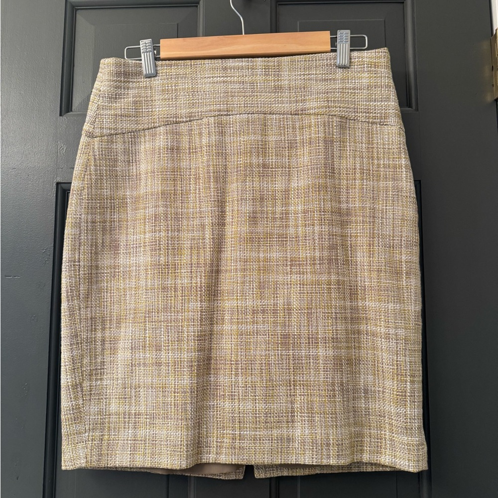 Limited skirt